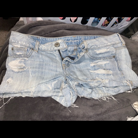 American Eagle Low-rise Jean Shorts - Picture 1 of 3
